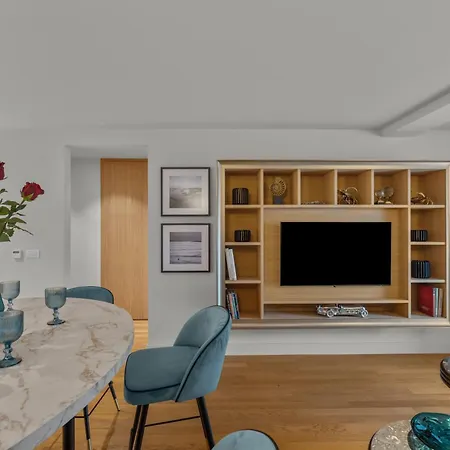 Апартаменты Town House *
