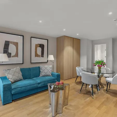 Town House Apartment *
