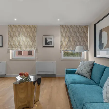 Town House Apartment *