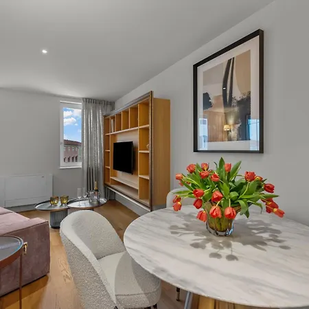 Apartman Town House *
